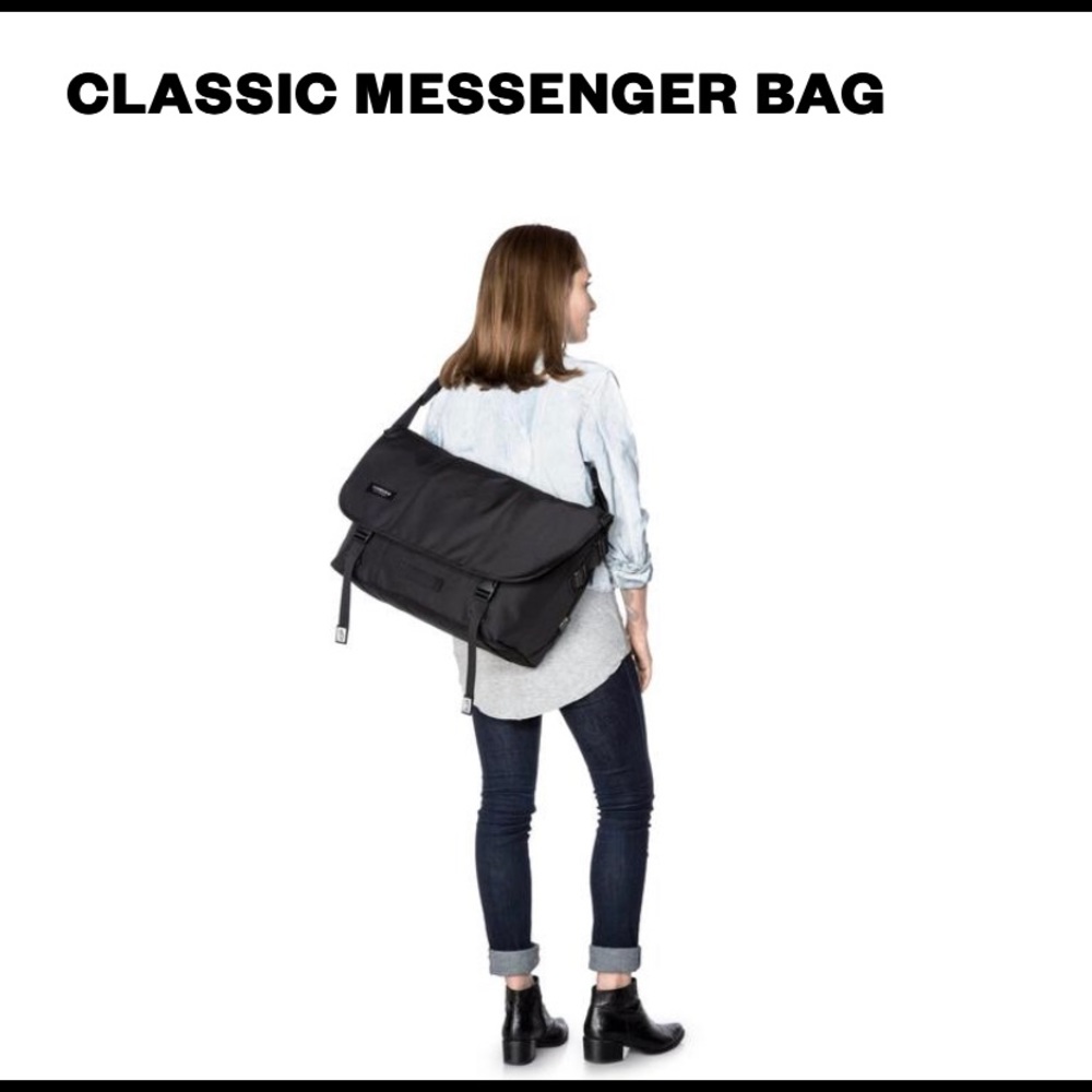Timbuk2 Classic Messenger Bag, large, in black. - Picture 6 of 6